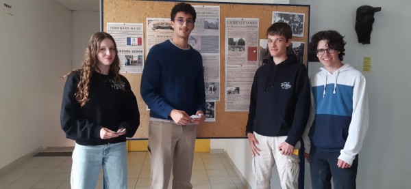 Exposition_Dire_la_guerre_avec_les_lyceens_du_College-Lycee_Diwan_du_Morbihan_WhatsApp_Image_2025-05-19_at_16.23.02