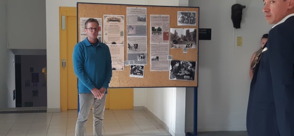 Exposition_Dire_la_guerre_avec_les_lyceens_du_College-Lycee_Diwan_du_Morbihan_WhatsApp_Image_2025-05-22_at_10.43.561