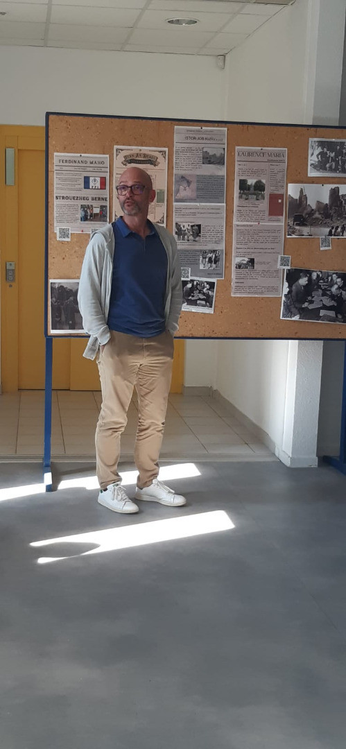 Exposition_Dire_la_guerre_avec_les_lyceens_du_College-Lycee_Diwan_du_Morbihan_WhatsApp_Image_2025-05-22_at_10.43.57