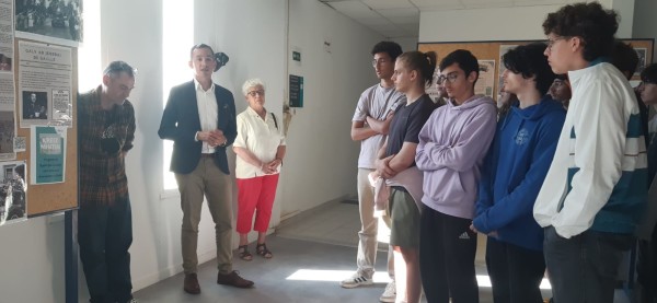 Exposition_Dire_la_guerre_avec_les_lyceens_du_College-Lycee_Diwan_du_Morbihan_WhatsApp_Image_2025-05-22_at_10.43.59